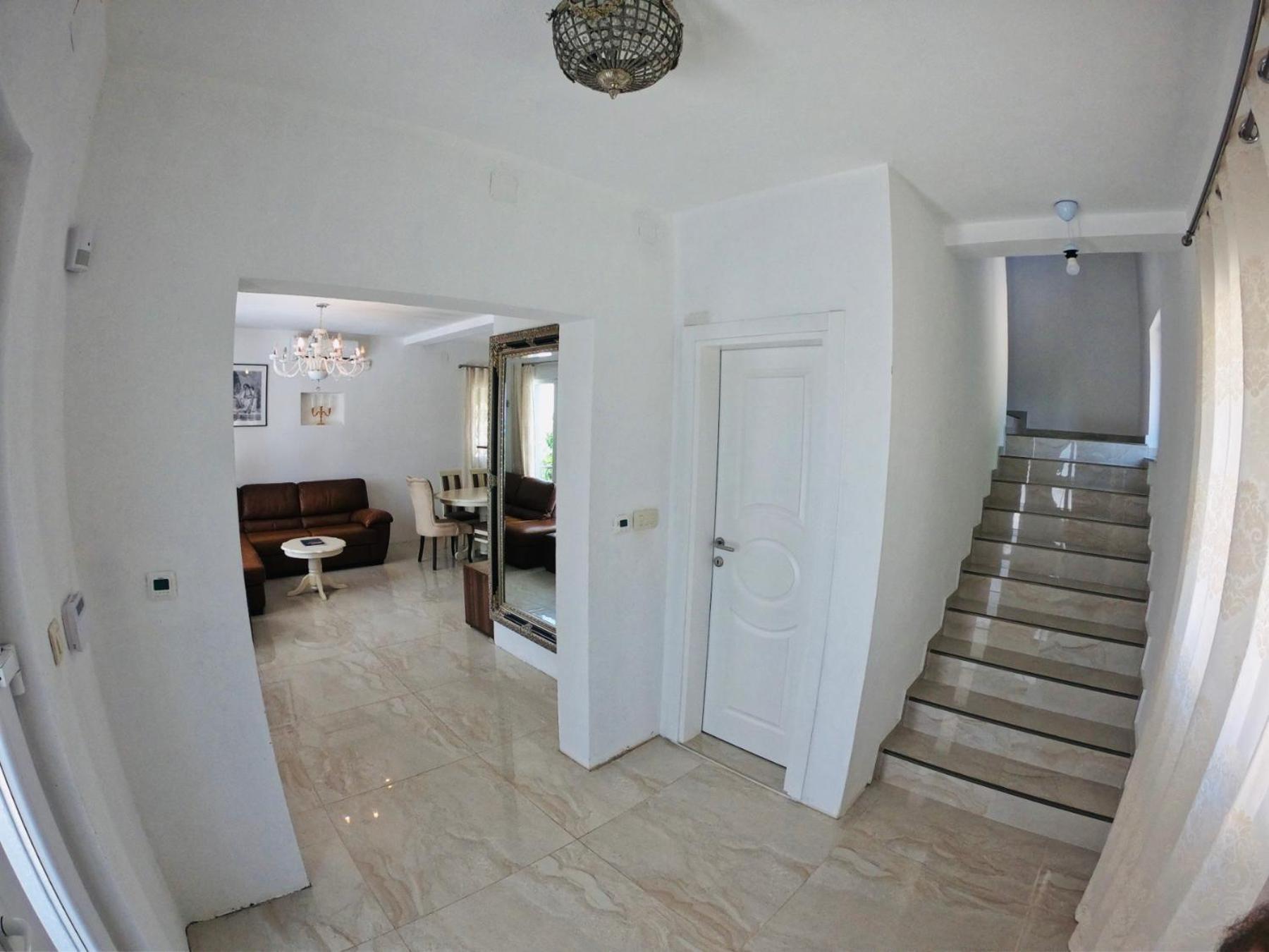 Vuk Villa *